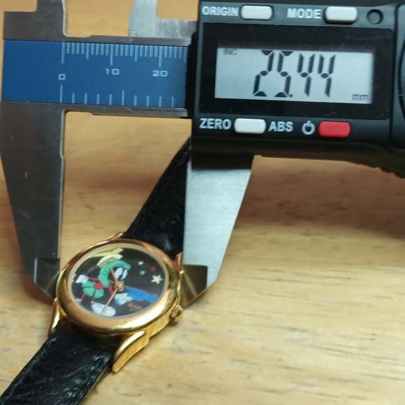 X Looney Tunes Marvin the Martian MOOD dial watch gold tone case 3 hand move - Picture 15 of 15